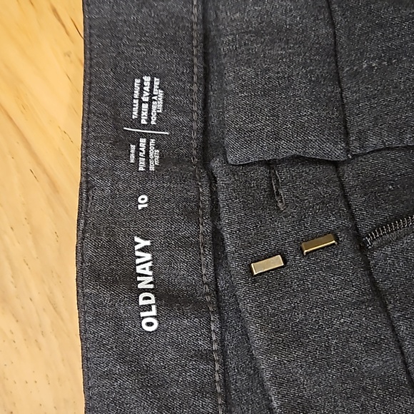 Old Navy Pixie Flare - Picture 3 of 3